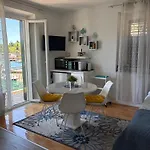 Luka Pavo Apartman *
