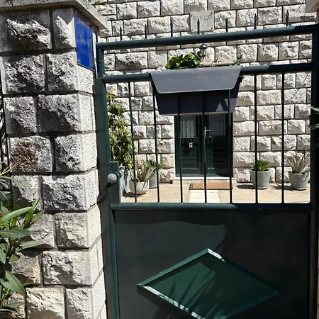 Luka Pavo Apartment
